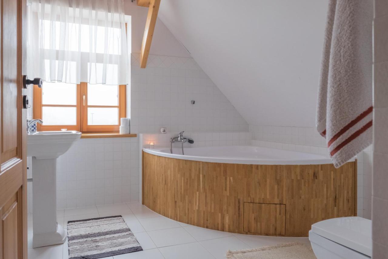 Miodowa Kolonia Bed & Breakfast เบียโวเวียชา ภายนอก รูปภาพ